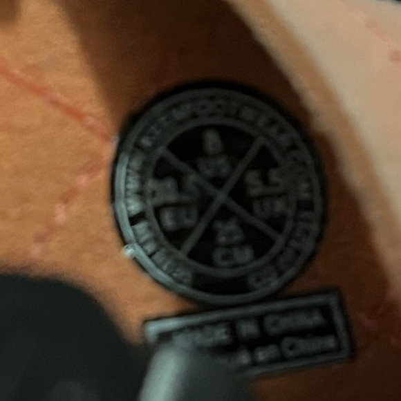 Keen Salmon Suede Sandals Sz 8 - Picture 11 of 12